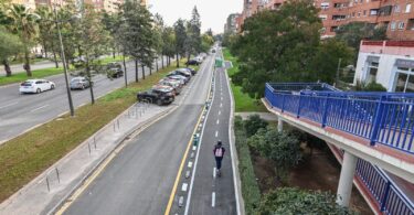 Valencia impulsa la movilidad sostenible con un nuevo carril bici en la avenida del Cid