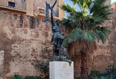 figura de bronce de Vicente Doménech