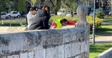 Empieza la restauración de la muralleta del antiguo cauce del Turia