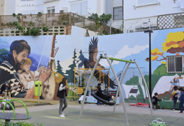 plaza de Sor Guillermina reivindica la importancia de la infancia y la naturaleza en un mural de 240 metros cuadrados