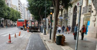 El Servicio de Mantenimiento de Infraestructuras repara 21 puntos del firme de las calles por las que discurrirá la Ofrenda