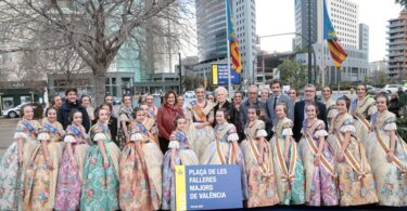 Valencia rinde homenaje a sus falleras mayores