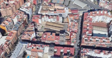 La Junta de Gobierno aprueba el inicio de la modificación del PGOU para cambiar el uso de las naves de la calle Guatla, en el barrio de San Antonio, de terciario a dotacional