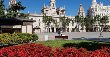 La ciudadanía valora con una nota media alta de 8,4 el grado de satisfacción de vivir en Valencia