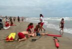 equipos de salvamento en las playas con una respuesta de atención de 4 minutos