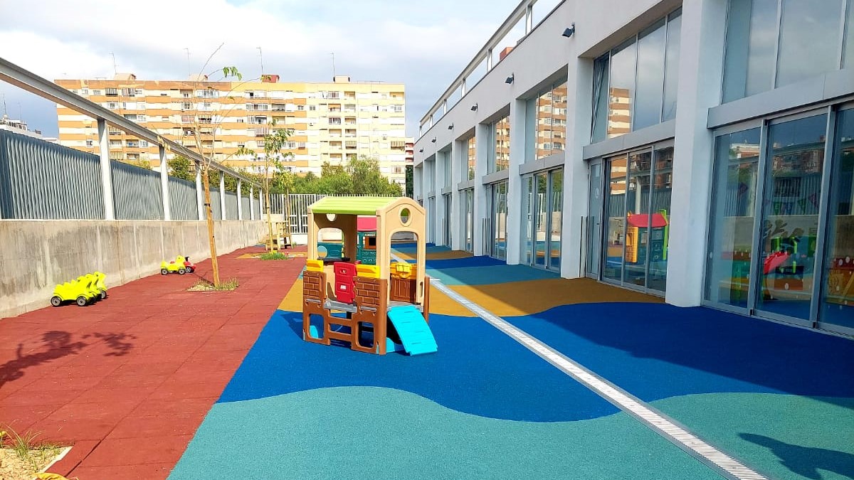 servicio de comedor y monitores de las guarderías Gent Menuda y Clara Campoamor