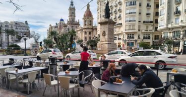 homogeneización estética de las terrazas de la plaza del Ayuntamiento